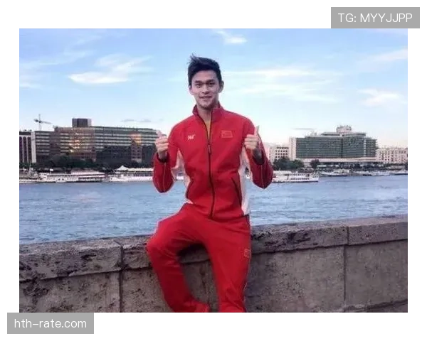 孙杨居然打卡五星级早餐，赛场上的狂野秒变大叔温柔？